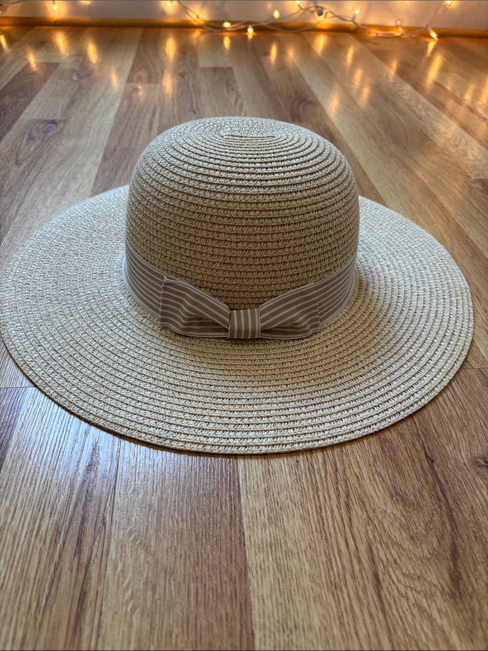 Loft Women's Cream Straw Sun Hat with Bow Trim